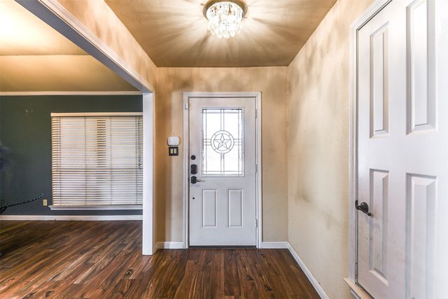 3702 Woodside Drive, Arlington, TX 76016