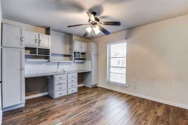 3702 Woodside Drive, Arlington, TX 76016