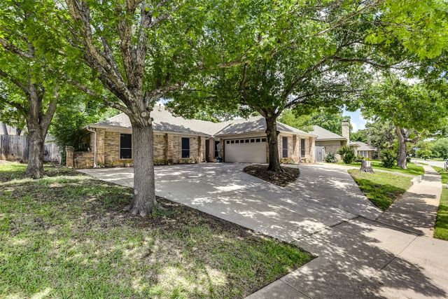 3702 Woodside Drive, Arlington, TX 76016