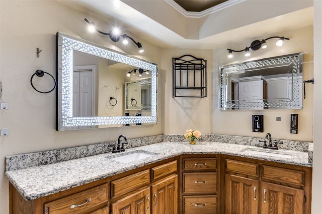 3702 Woodside Drive, Arlington, TX 76016