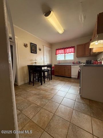 527 Pawling Avenue, Troy, NY 12180