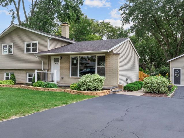 2N579 Diane Avenue, Glen Ellyn, IL 60137