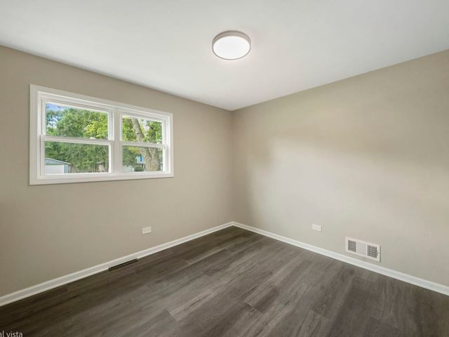 2N579 Diane Avenue, Glen Ellyn, IL 60137