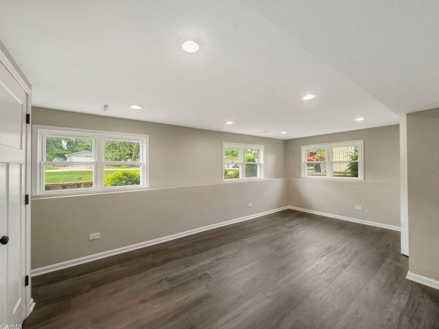 2N579 Diane Avenue, Glen Ellyn, IL 60137