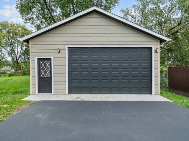 2N579 Diane Avenue, Glen Ellyn, IL 60137