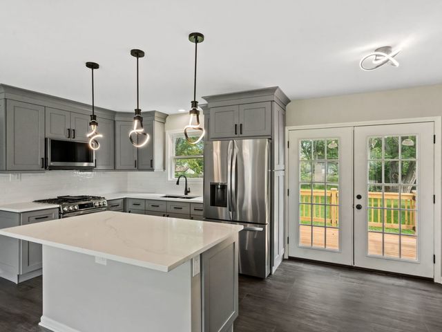 2N579 Diane Avenue, Glen Ellyn, IL 60137