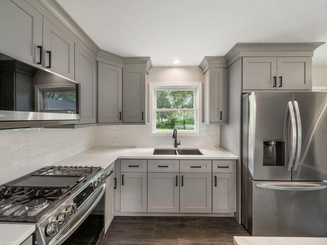 2N579 Diane Avenue, Glen Ellyn, IL 60137