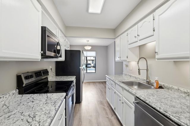 9477 Colegate Way, West Chester, OH 45011