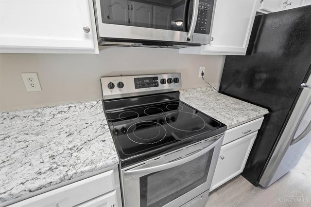 9477 Colegate Way, West Chester, OH 45011