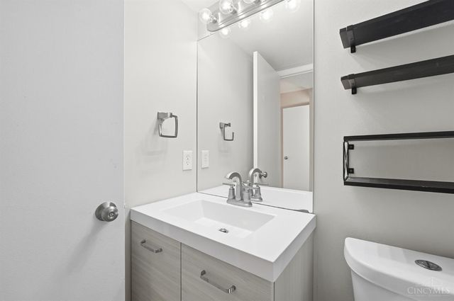 9477 Colegate Way, West Chester, OH 45011