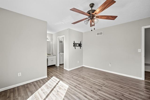 9477 Colegate Way, West Chester, OH 45011