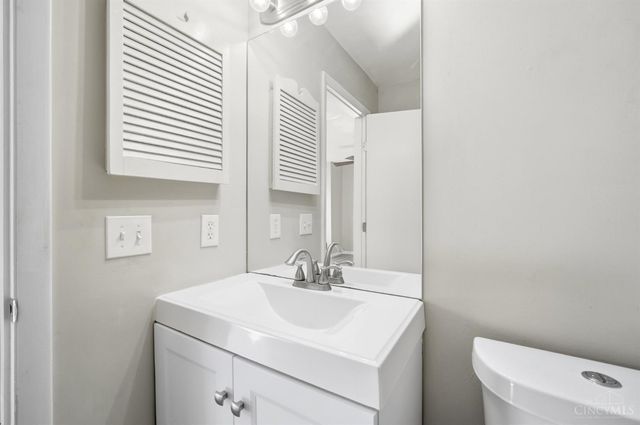 9477 Colegate Way, West Chester, OH 45011