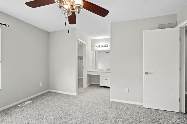 9477 Colegate Way, West Chester, OH 45011