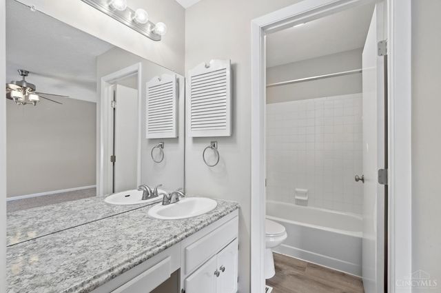 9477 Colegate Way, West Chester, OH 45011