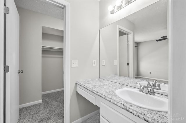 9477 Colegate Way, West Chester, OH 45011