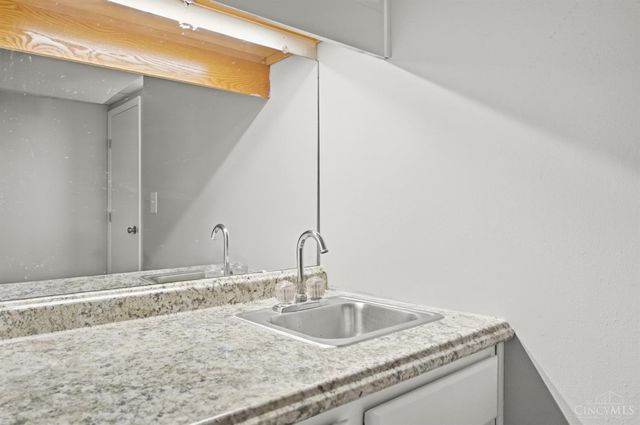 9477 Colegate Way, West Chester, OH 45011