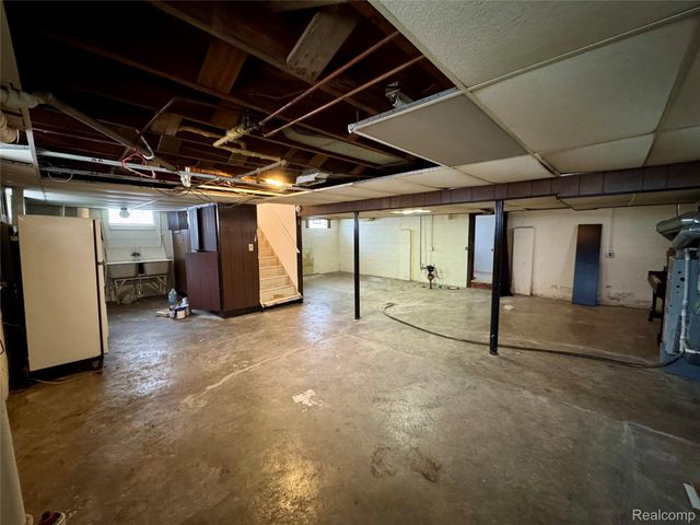 3734 Capitol Avenue, Warren, MI 48091