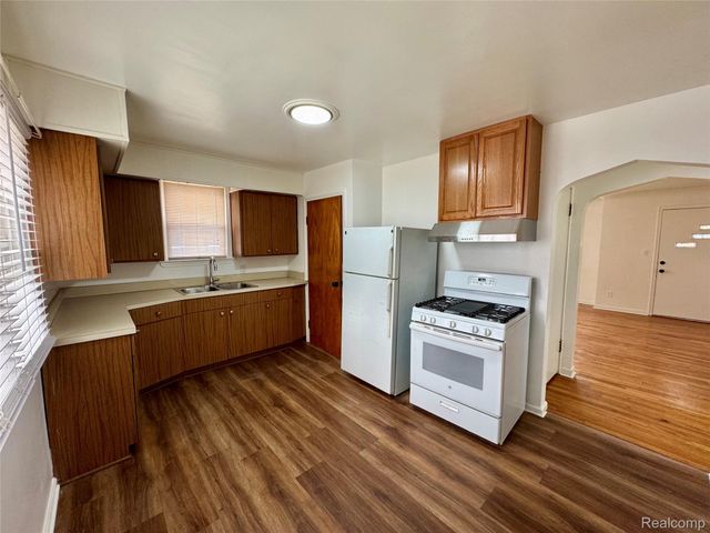 3734 Capitol Avenue, Warren, MI 48091