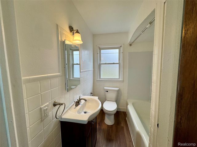 3734 Capitol Avenue, Warren, MI 48091