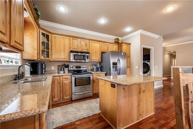 6 Chaucer Drive, Bella Vista, AR 72714