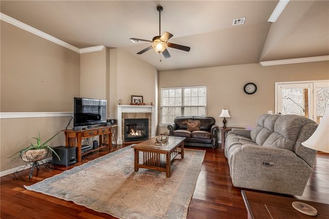 6 Chaucer Drive, Bella Vista, AR 72714