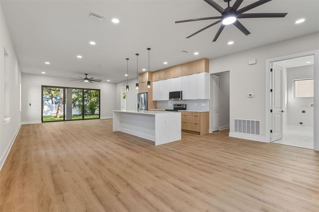 3211 W BALLAST POINT BOULEVARD, Tampa, FL 33611