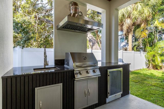 3211 W BALLAST POINT BOULEVARD, Tampa, FL 33611