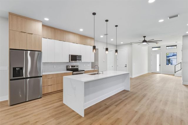 3211 W BALLAST POINT BOULEVARD, Tampa, FL 33611