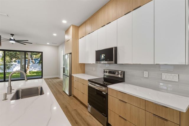 3211 W BALLAST POINT BOULEVARD, Tampa, FL 33611