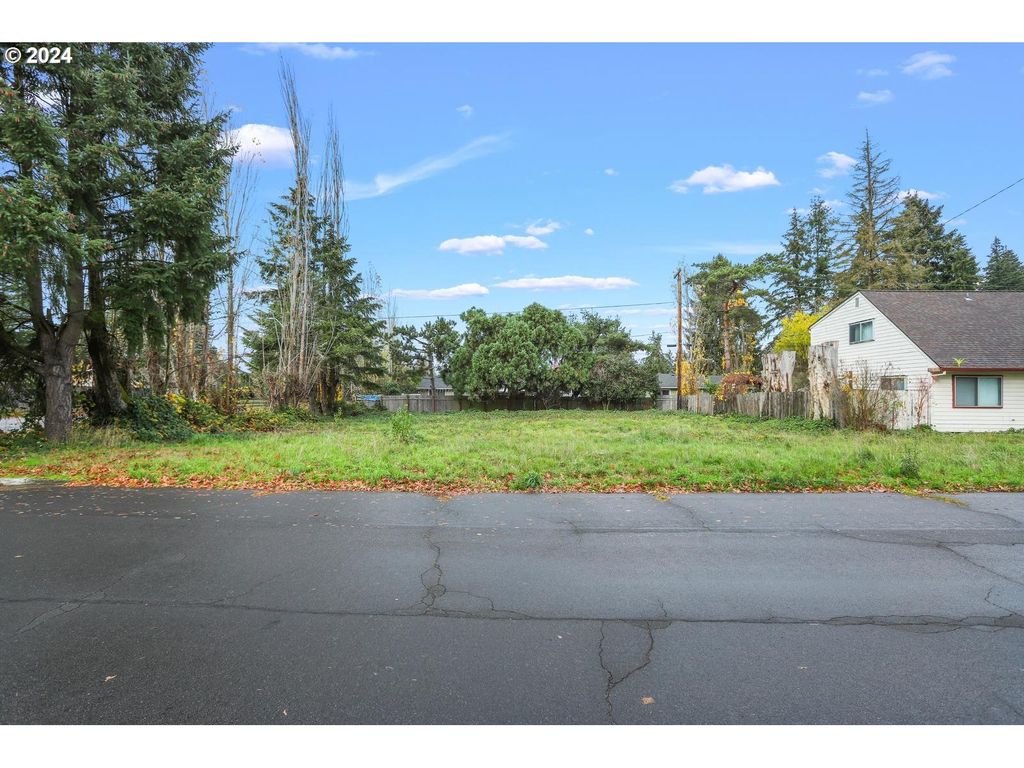 Butternut Dr, Beaverton, OR 97007