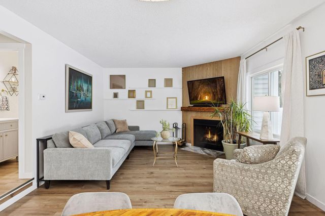 2244 Tower Court, Woodbury, MN 55125