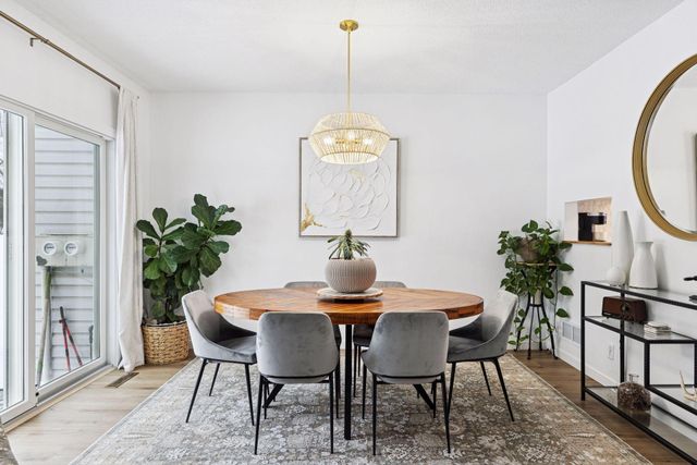 2244 Tower Court, Woodbury, MN 55125