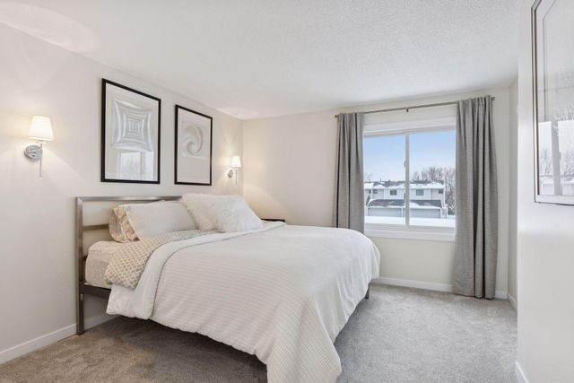 2244 Tower Court, Woodbury, MN 55125