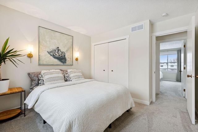 2244 Tower Court, Woodbury, MN 55125