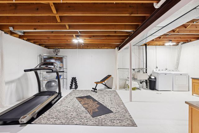 2244 Tower Court, Woodbury, MN 55125