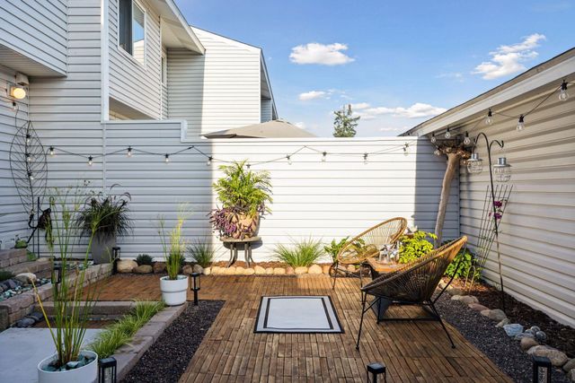 2244 Tower Court, Woodbury, MN 55125