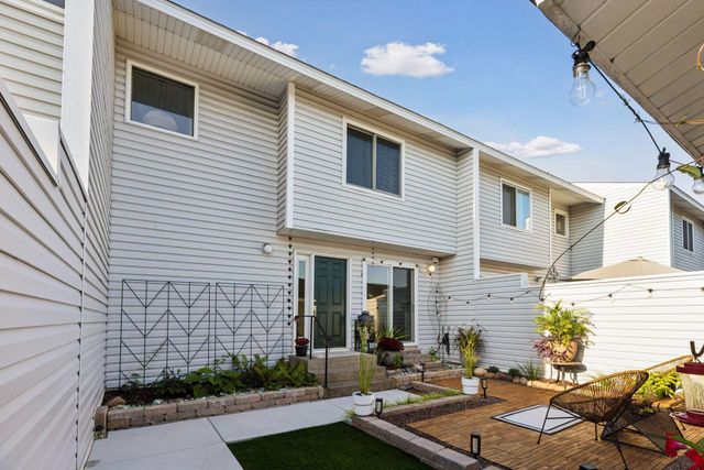 2244 Tower Court, Woodbury, MN 55125