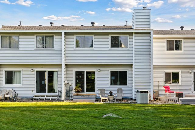 2244 Tower Court, Woodbury, MN 55125