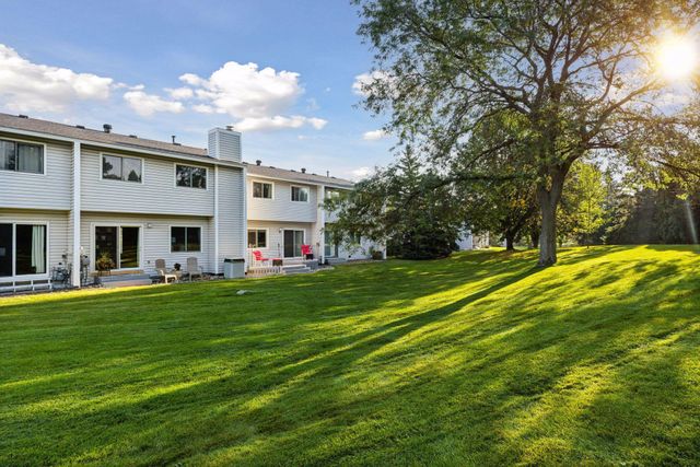 2244 Tower Court, Woodbury, MN 55125