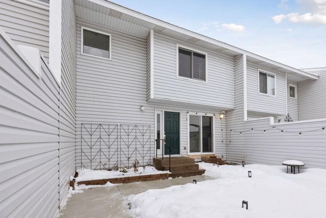 2244 Tower Court, Woodbury, MN 55125