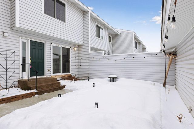 2244 Tower Court, Woodbury, MN 55125