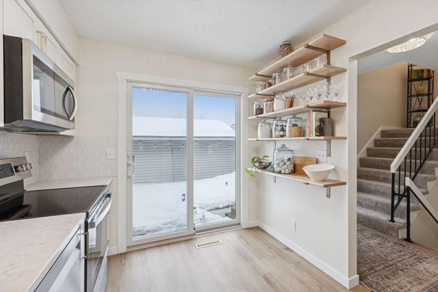 2244 Tower Court, Woodbury, MN 55125