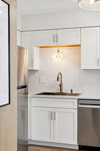 2244 Tower Court, Woodbury, MN 55125