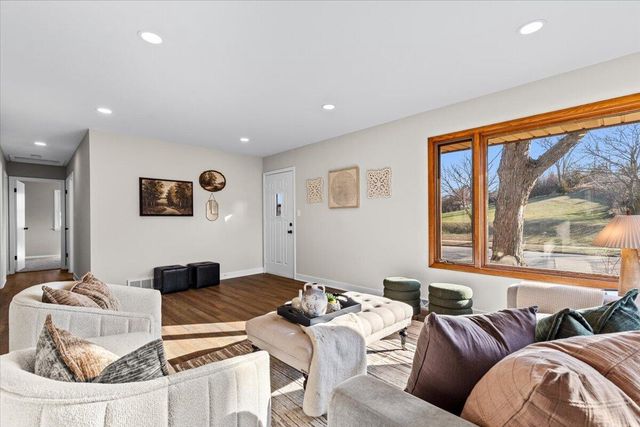 603 Meadowbrook DRIVE, West Bend, WI 53090