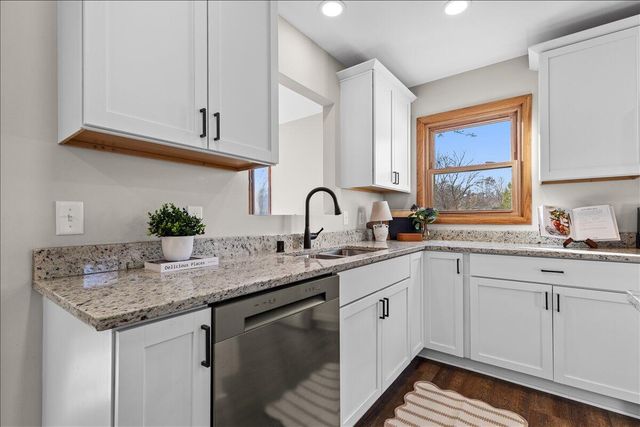 603 Meadowbrook DRIVE, West Bend, WI 53090