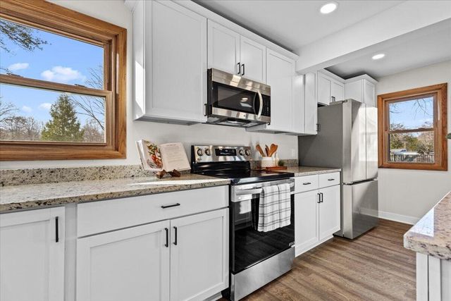 603 Meadowbrook DRIVE, West Bend, WI 53090