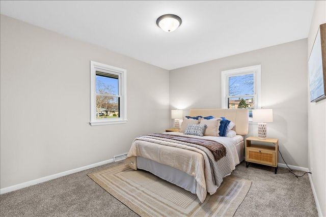 603 Meadowbrook DRIVE, West Bend, WI 53090