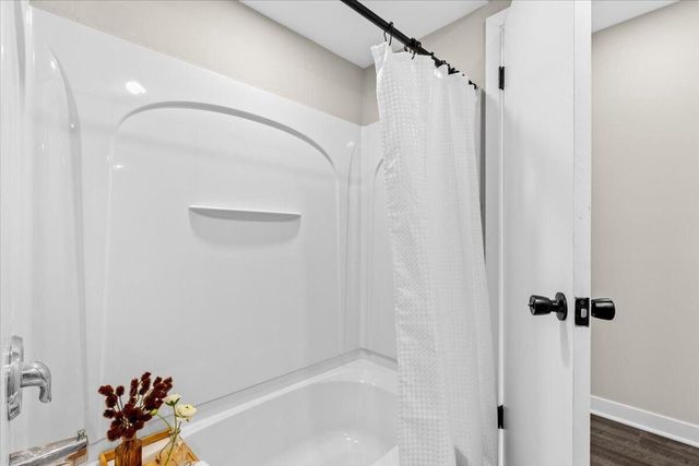 603 Meadowbrook DRIVE, West Bend, WI 53090