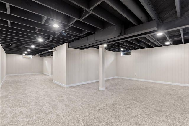 603 Meadowbrook DRIVE, West Bend, WI 53090
