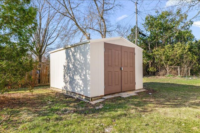 603 Meadowbrook DRIVE, West Bend, WI 53090